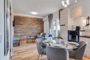 Gallery image of TEONA Luxury Apartment with terrace in Sali