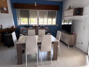 Kuchyňa alebo kuchynka v ubytovaní Villa in Callosa with Private Pool & Views