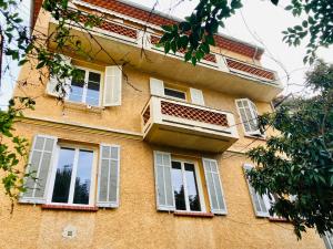 Budova, v ktorej sa apartmán nachádza