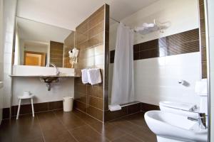 Koupelna v ubytování Hotel Isasa