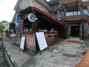 O edifício onde o hostel está situado