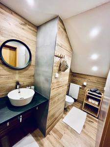Koupelna v ubytování Apartmány v ráji (Českém) + 37 fotografií