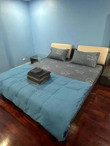 Postel nebo postele na pokoji v ubytování Delightful Condo in Central location at Sukhumvit 49