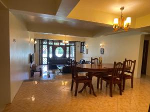 Χώρος καθιστικού στο Joe & El Heritage Villa