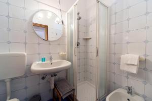 Koupelna v ubytování Villa Cecilia - Appartamenti + 33 fotografií