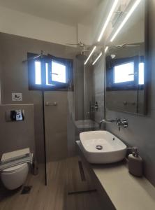 Łazienka w obiekcie Para Thin Alos Inn