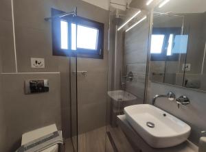 Łazienka w obiekcie Para Thin Alos Inn