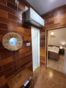 Ein Bett oder Betten in einem Zimmer der Unterkunft Rustic Home Maslenica
