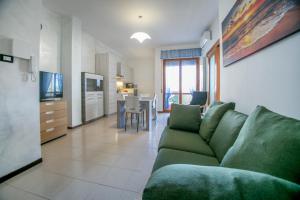 Η κουζίνα ή μικρή κουζίνα στο Koala Holiday Apartment +8 φωτογραφίες