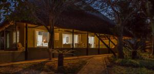 Zahrada ubytování Kingfisher Creek Safari Cottages