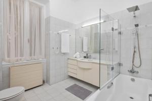 Et badeværelse på Cycas Estate Corfu Town + 31 billeder