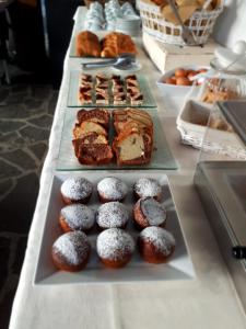 Makanan di atau berdekatan hotel