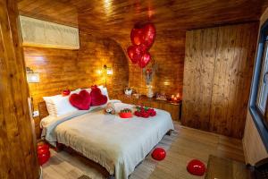 Кровать или кровати в номере Razelm Luxury Resort