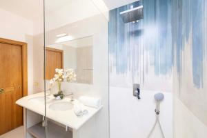 A bathroom at A Casa di Anna by BarbarHouse Még 37 kép
