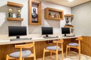 TV a/nebo společenská místnost v ubytování Quality Inn Chihuahua San Francisco