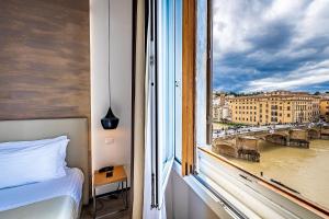 Nespecifikovaný výhled na hory nebo výhled na hory při pohledu z hotelu