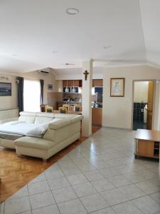 Postel nebo postele na pokoji v ubytování Apartments Tutina