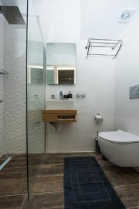 A bathroom at Calista Liston Corfu 2