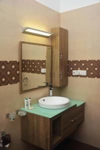 A bathroom at New Sithi Villas