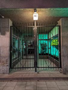 Facaden eller indgangen til Wonderful and spacious city center apartment - own carpark + 3 billeder