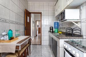 A cozinha ou cozinha compacta de Prainha