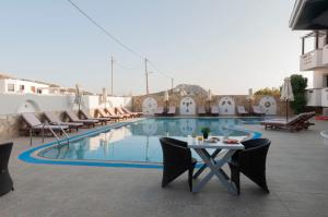 Bazén v ubytování Arkasa Bay Hotel nebo v jeho okolí