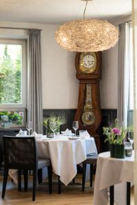 Restoran või mõni muu söögikoht majutusasutuses Genusshotel Krone & Roadtrips bei Basel