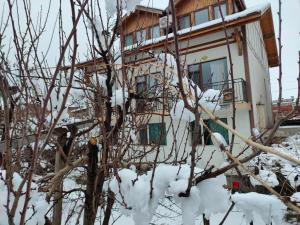 Guest House Garbevi in de winter