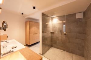 A bathroom at Hotel Rierhof