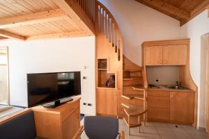 A television and/or entertainment centre at Hotel Rierhof