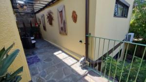 Windhoek şehrindeki Maison Ambre Guesthouse tesisine ait fotoğraf galerisinden bir görsel