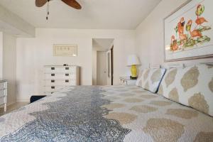 Postel nebo postele na pokoji v ubytování 329 El Matador by Alicia Hollis Realtor Rentals - Open April 1st + 28 fotografií