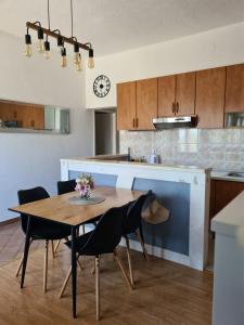 Kuchyň nebo kuchyňský kout v ubytování Apartman Roza 2