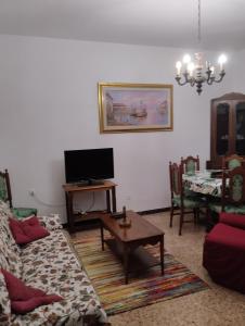 Telewizja i/lub zestaw kina domowego w obiekcie Casa Graziella