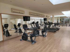 Fitness centrum a/nebo fitness zařízení v ubytování veranda sahl hasheesh resort studio