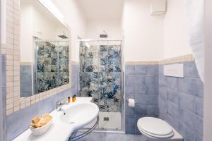 Koupelna v ubytování Hotel Corfù + 37 fotografií