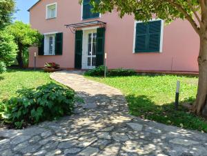 Zahrada ubytování Villetta con giardino a due passi dal mare