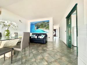 Bazén v ubytovaní Cala Gonone house alebo v jeho blízkosti