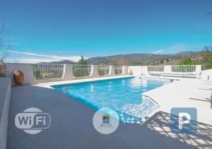 Bazén v ubytovaní Maison Fesch, vue panoramique, 120m2, Piscine, 3ch alebo v jeho blízkosti