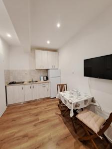 Kuchyň nebo kuchyňský kout v ubytování Meressa Nina&Leo Studio Apartments