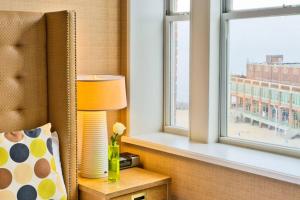 Voodi või voodid majutusasutuse Berkeley Oceanfront Hotel toas