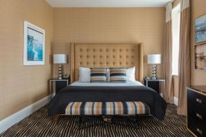 Voodi või voodid majutusasutuse Berkeley Oceanfront Hotel toas