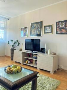 Telewizja i/lub zestaw kina domowego w obiekcie BAJKA