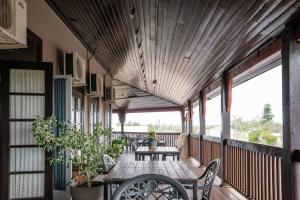 Balkón nebo terasa v ubytování Commercial Hotel + 10 fotografií