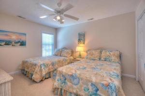 En eller flere senge i et værelse på Reel Estate + 24 billeder