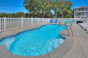 Swimmingpoolen hos eller tæt på Reel Estate