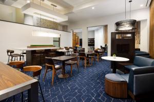 Posezení v ubytování Courtyard by Marriott Atlantic City Beach Block