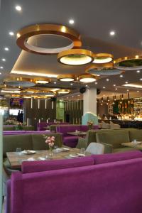 Restoran atau tempat lain untuk makan di Paris Hotel Yerevan