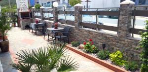 The swimming pool at or close to Apartmenthotel Sithon