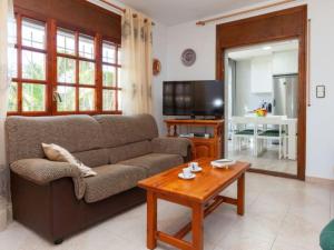 TV a/nebo společenská místnost v ubytování AMPLIO CHALET CON GRAN PISCINA